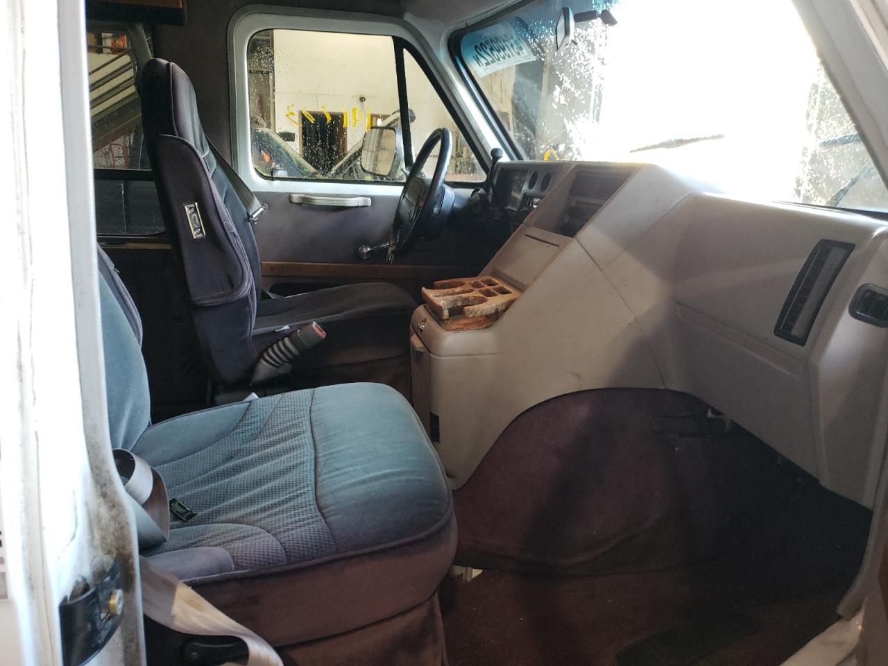 Photo 5 from auction – 1995 CHEVROLET G20 with VIN 1GBEG25KXSF101252