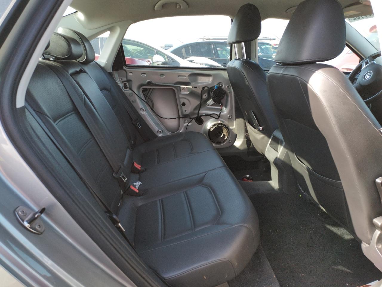 Photo 6 from auction – 2014 VOLKSWAGEN PASSAT S with VIN 1VWAP7A39EC020736