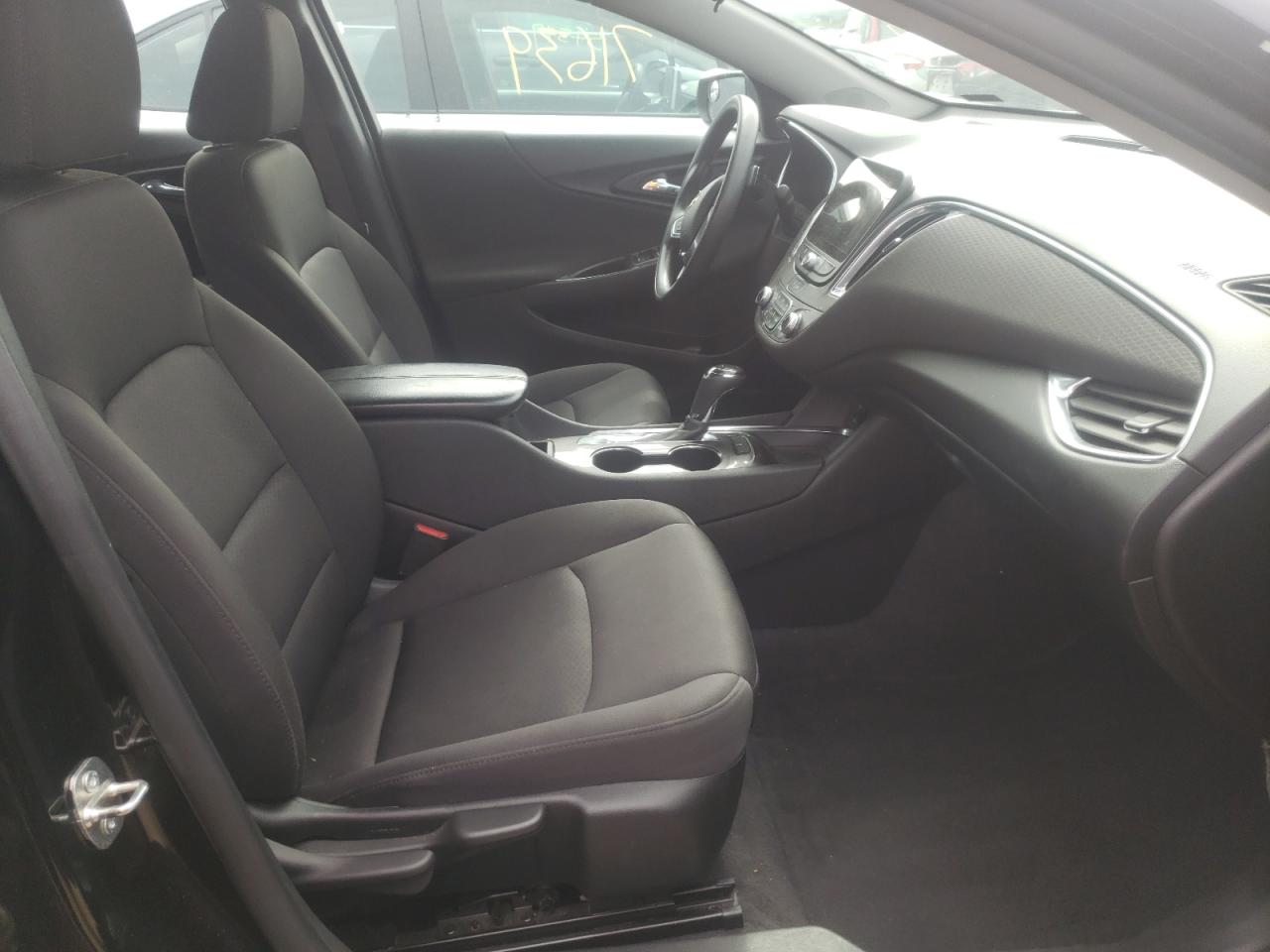 Photo 5 from auction – 2020 CHEVROLET MALIBU LT with VIN 1G1ZD5ST5LF032209