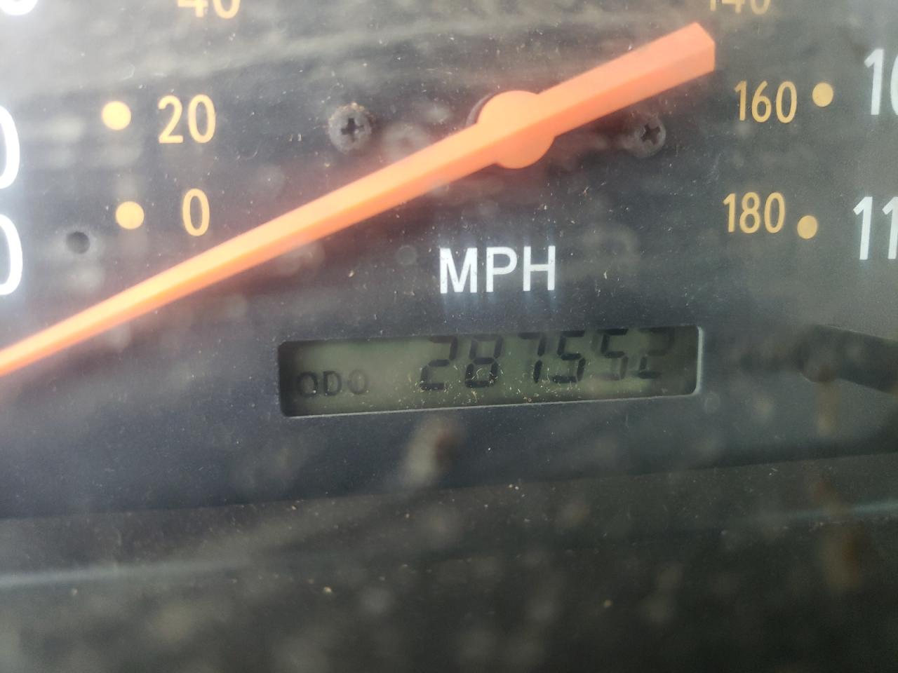 Photo 8 from auction – 2000 TOYOTA TUNDRA with VIN 5TBJN3218YS052085
