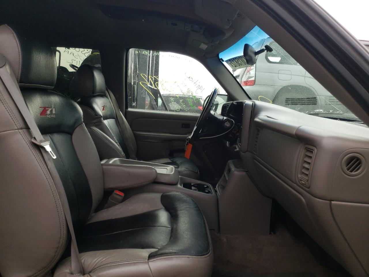 Photo 5 from auction – 2000 CHEVROLET SILVRK1500 with VIN 2GCEK19T9Y1160364