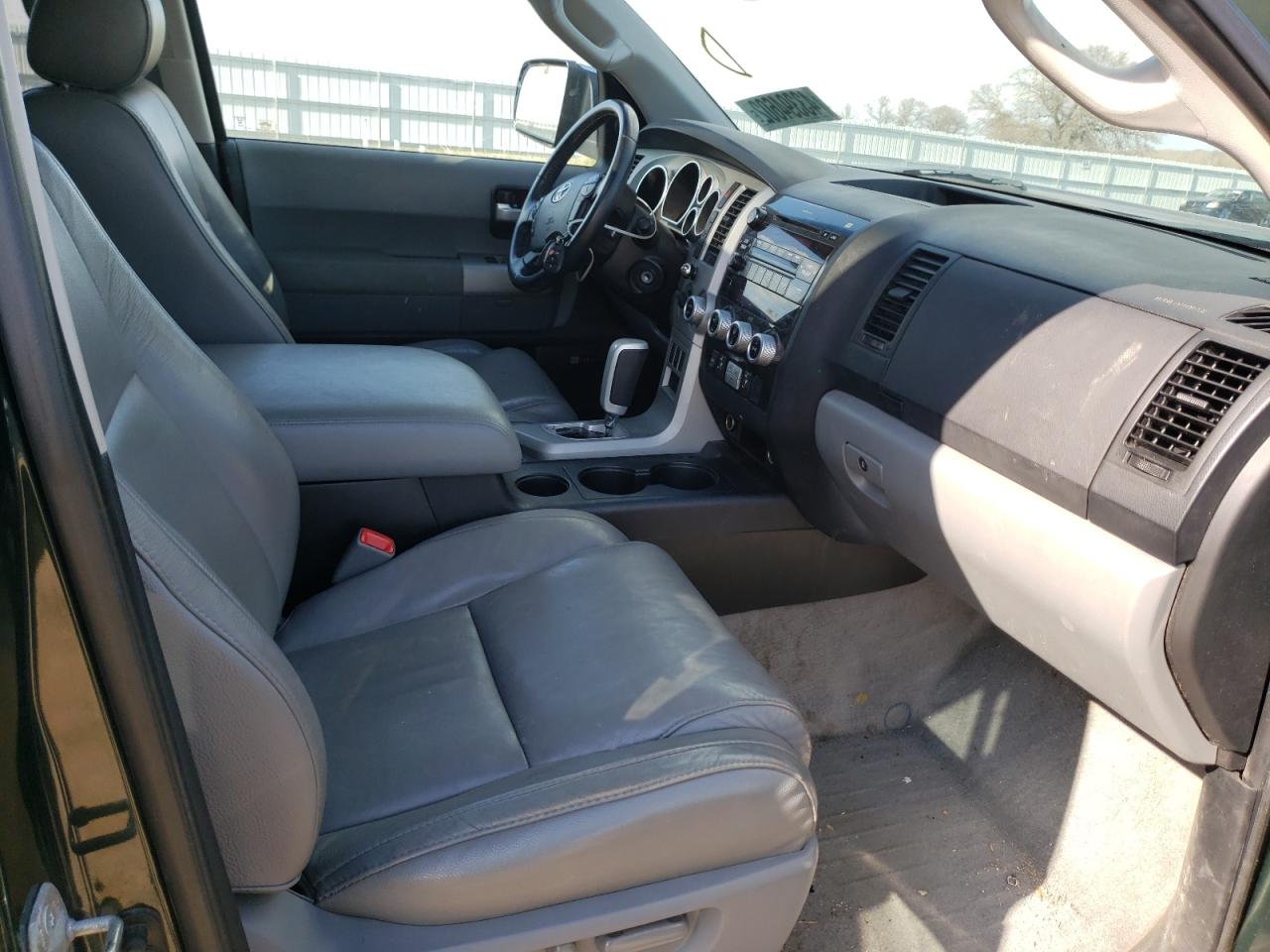 Photo 5 from auction – 2008 TOYOTA SEQUOIA LI with VIN 5TDBY68A78S013810