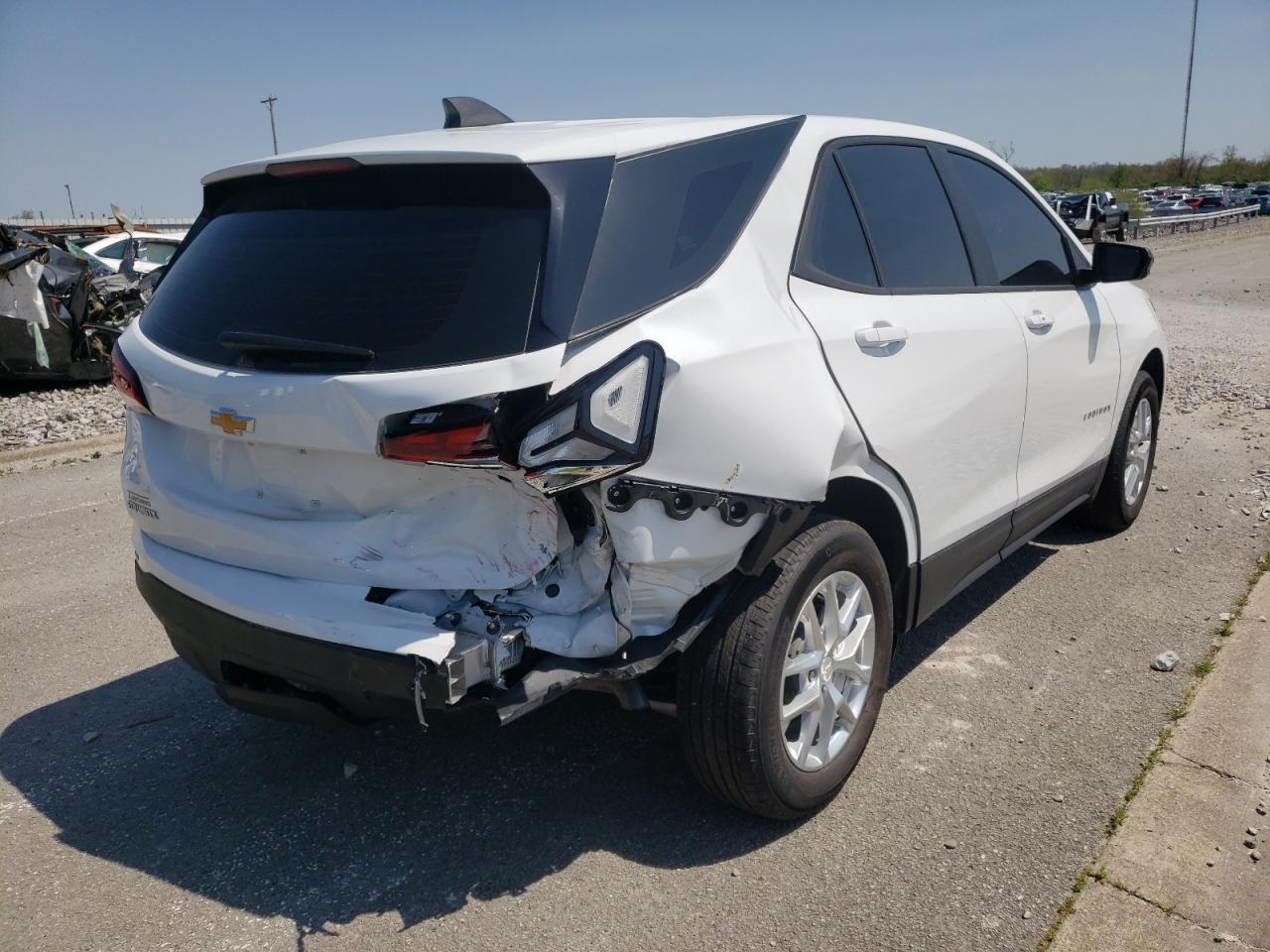 Photo 4 from auction – 2022 CHEVROLET EQUINOX LS with VIN 2GNAXHEV3N6102305
