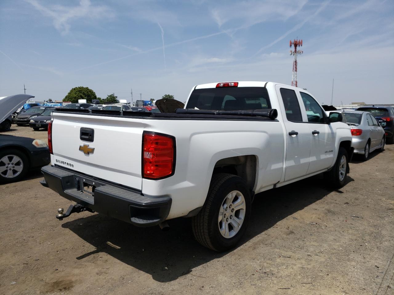 Photo 4 from auction – 2018 CHEVROLET SILVERADO with VIN 1GCRCNEH0JZ271941