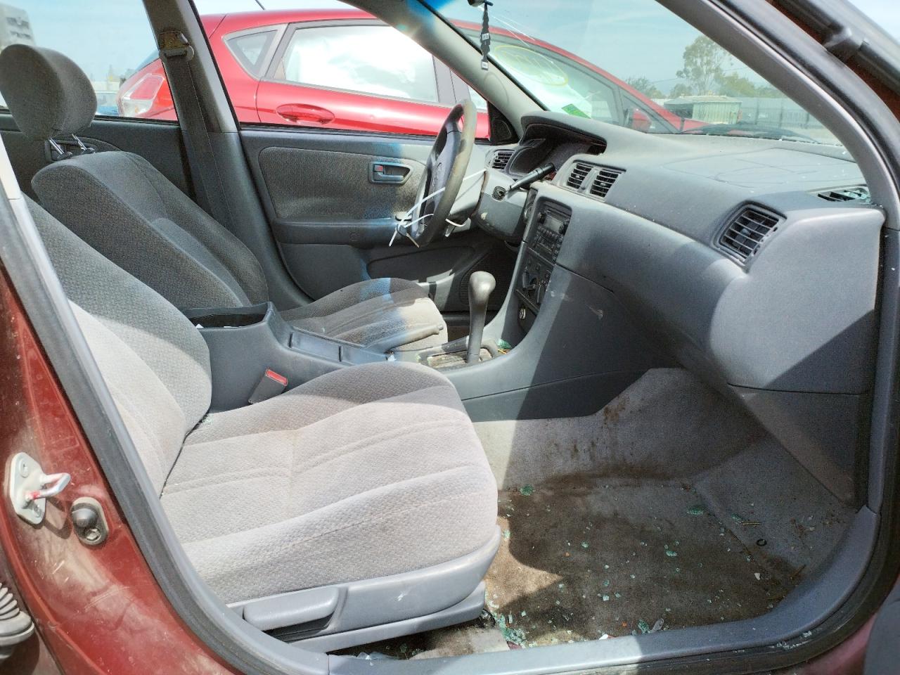 Photo 5 from auction – 2000 TOYOTA CAMRY CE with VIN JT2BG22K6Y0400597