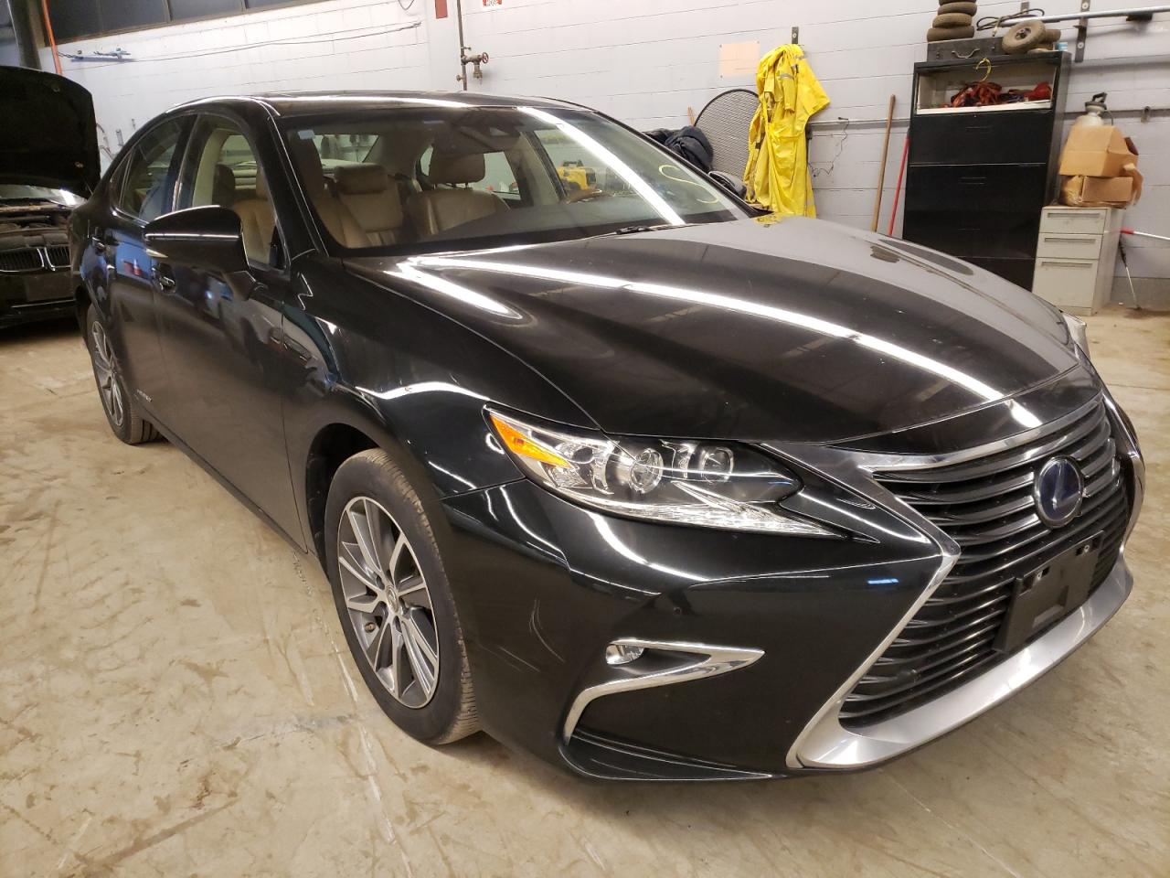 LEXUS ES 300H 2016 with VIN JTHBW1GG0G2102735 - Photo from auction