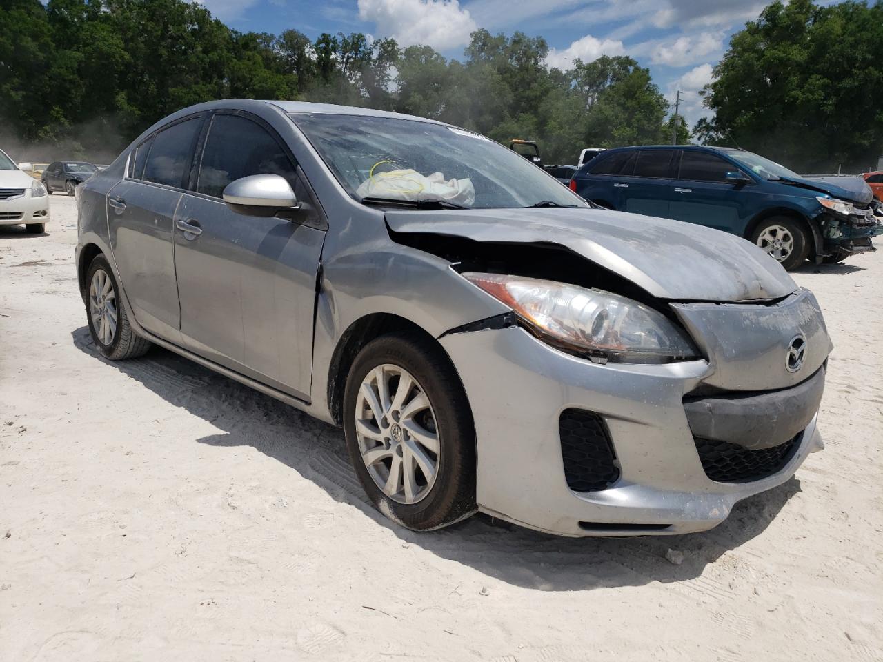 MAZDA 3 I 2012 with VIN JM1BL1VF9C1513734 - Photo from auction