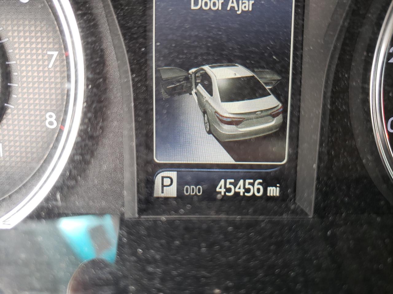 Photo 8 from auction – 2016 TOYOTA CAMRY LE with VIN 4T1BF1FK0GU137590