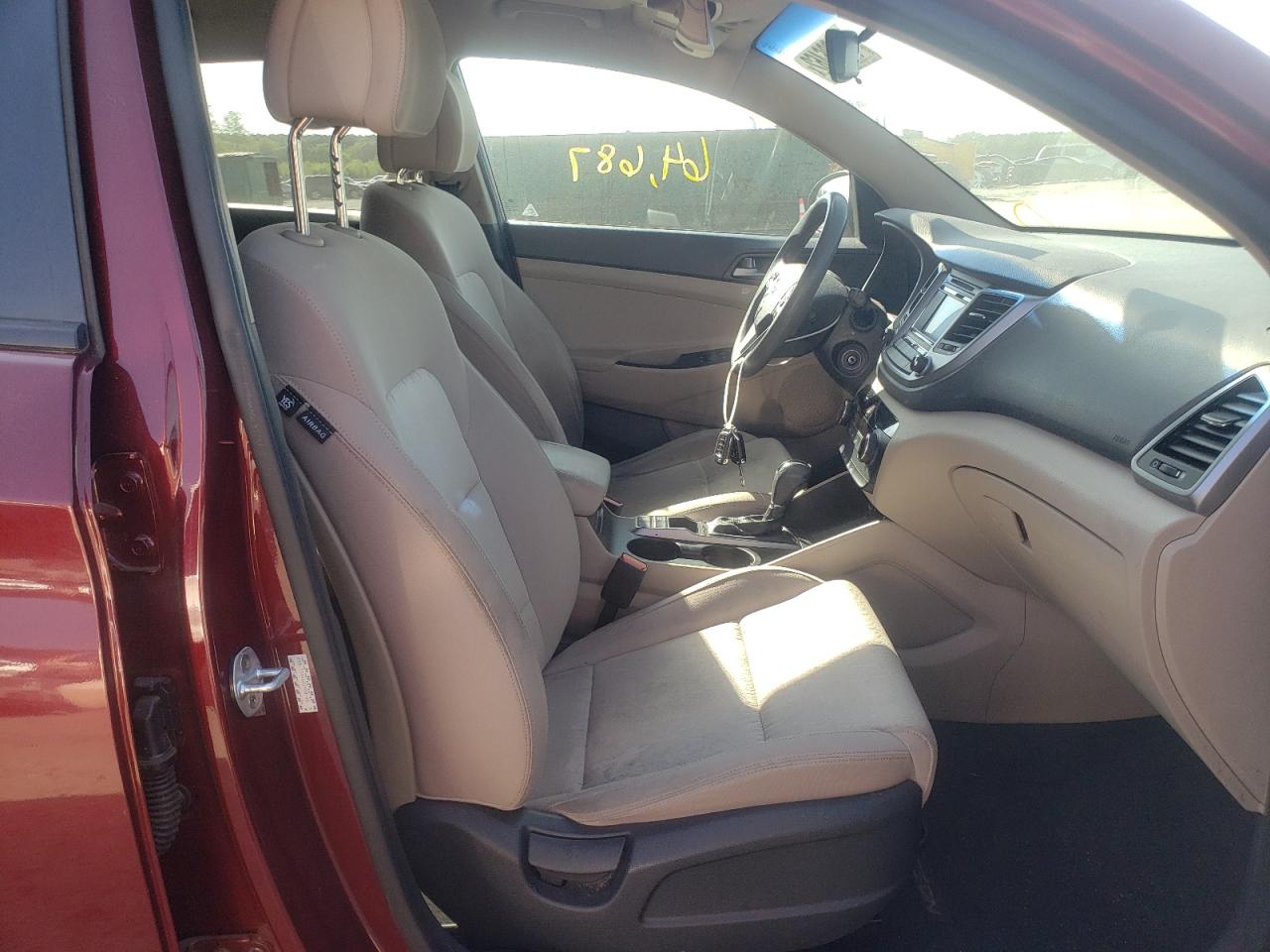 Photo 5 from auction – 2016 HYUNDAI TUCSON SE with VIN KM8J23A44GU108766