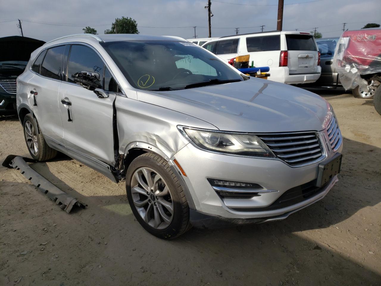 LINCOLN MKC 2015 مع رقم تعريف المركبة 5LMCJ1A97FUJ13502 - صورة من المزاد