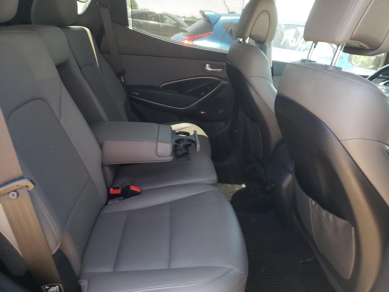 Photo 6 from auction – 2017 HYUNDAI SANTA FE S with VIN 5NMZU3LB7HH037486