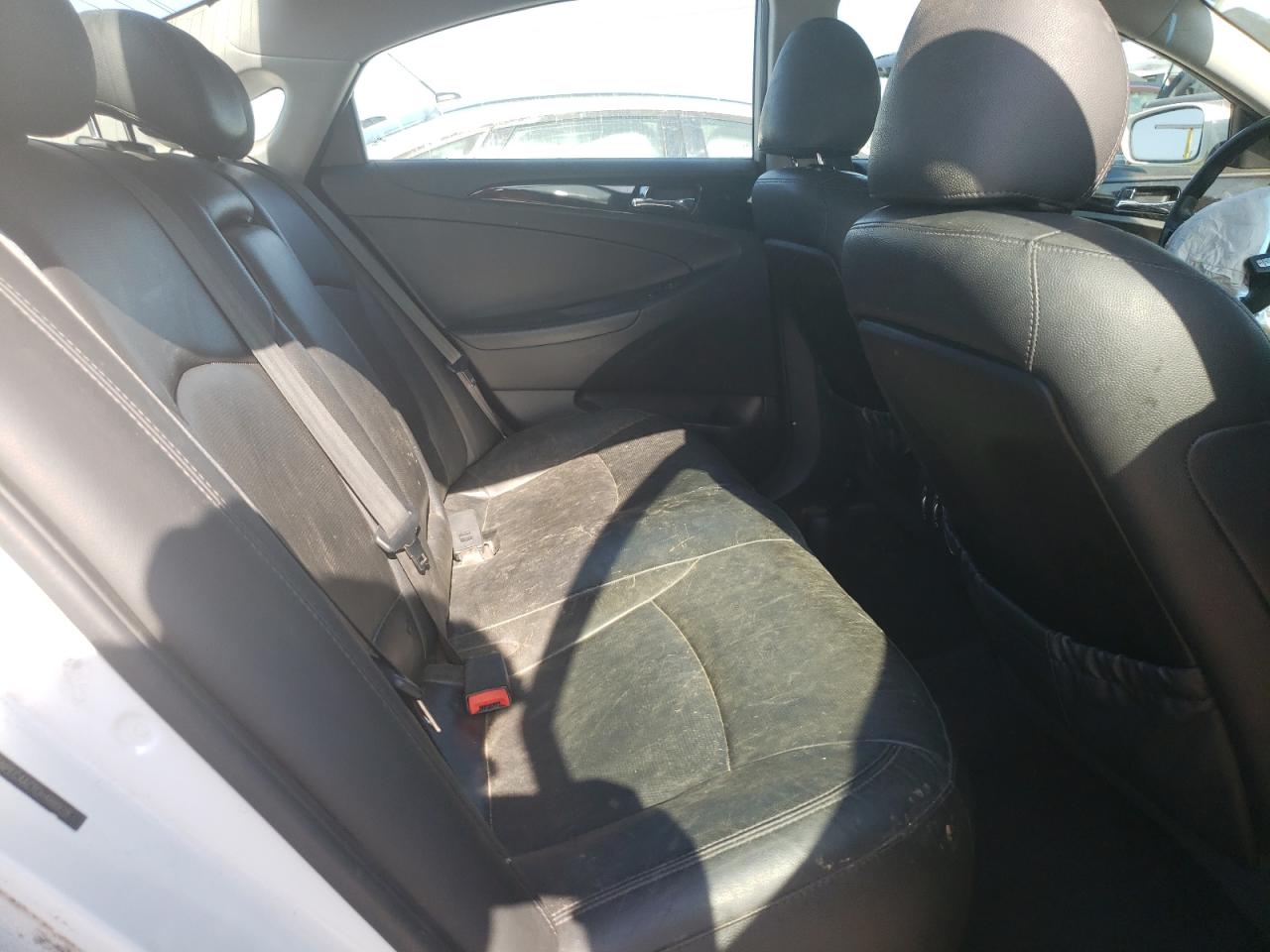 Photo 6 from auction – 2012 HYUNDAI SONATA SE with VIN 5NPEC4AC1CH488928