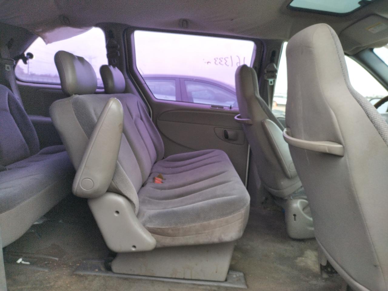 Photo 6 from auction – 2002 DODGE CARAVAN EC with VIN 1B4GP15B82B556376