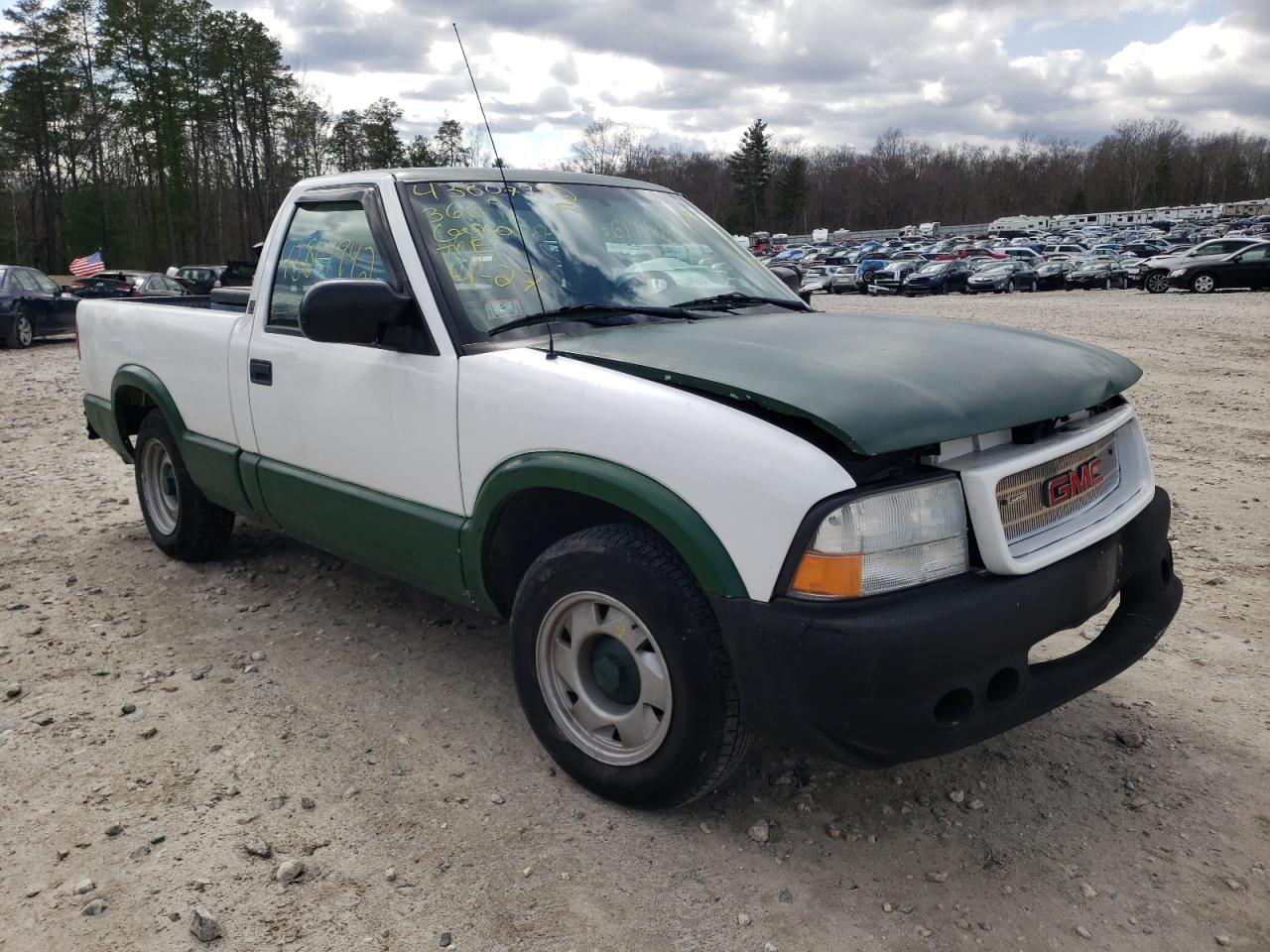 GMC SONOMA 2000 with VIN 1GTCS1458YK265137 - Photo from auction