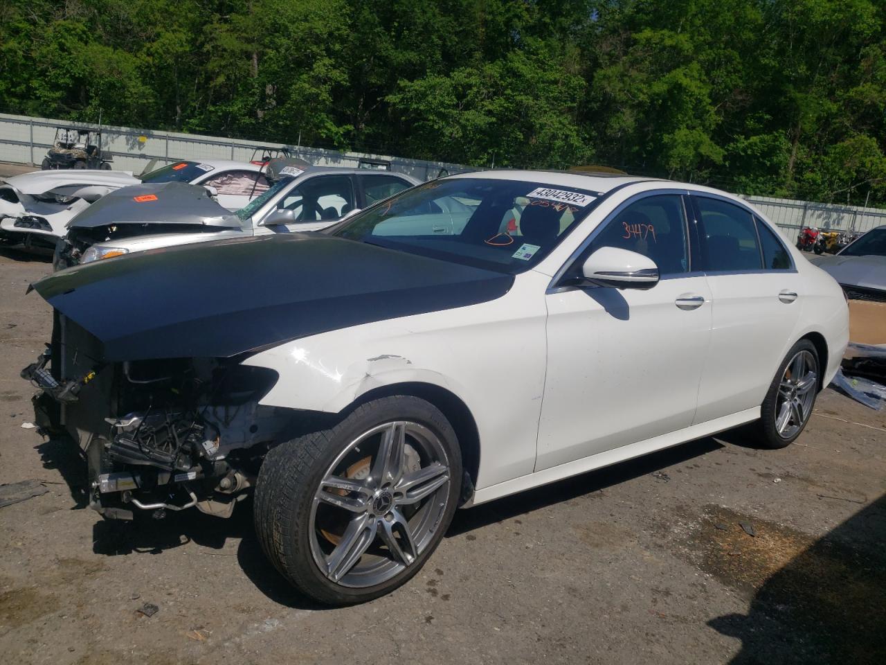 Photo 2 from auction – 2019 MERCEDES-BENZ E 300 with VIN WDDZF4JB3KA505448