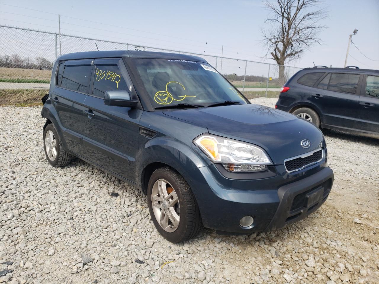KIA SOUL 2011 with VIN KNDJT2A28B7275262 - Photo from auction