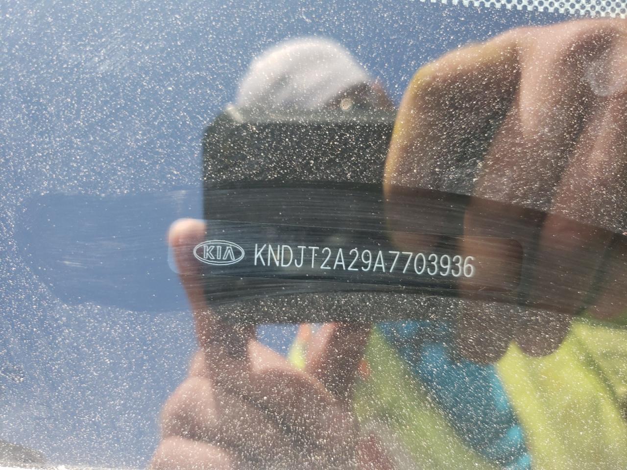 Photo 10 from auction – 2010 KIA SOUL + with VIN KNDJT2A29A7703936