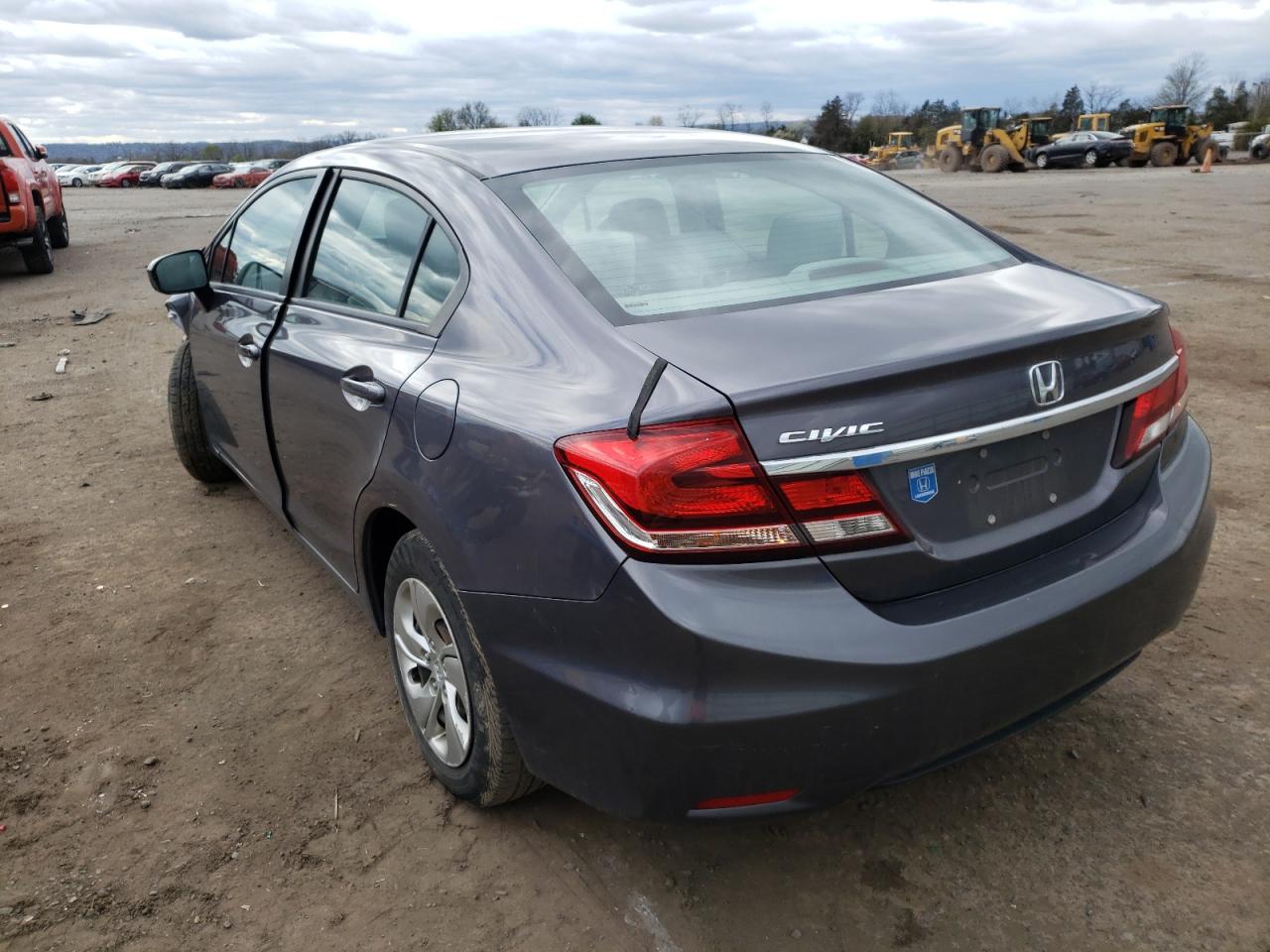 Photo 3 from auction – 2015 HONDA CIVIC LX with VIN 19XFB2F52FE702176