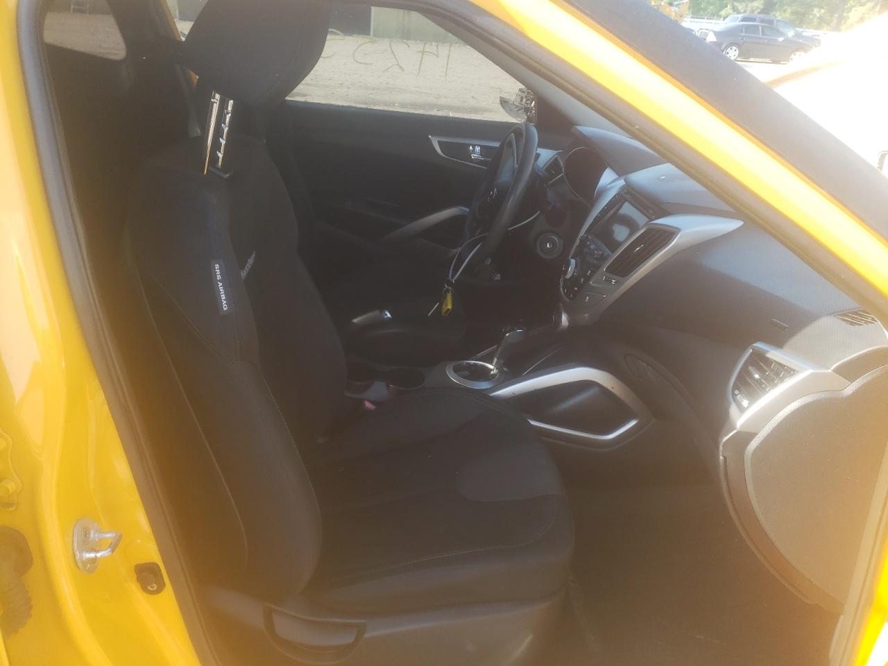 Foto 5 de la subasta – 2012 HYUNDAI VELOSTER con VIN KMHTC6AD8CU035208