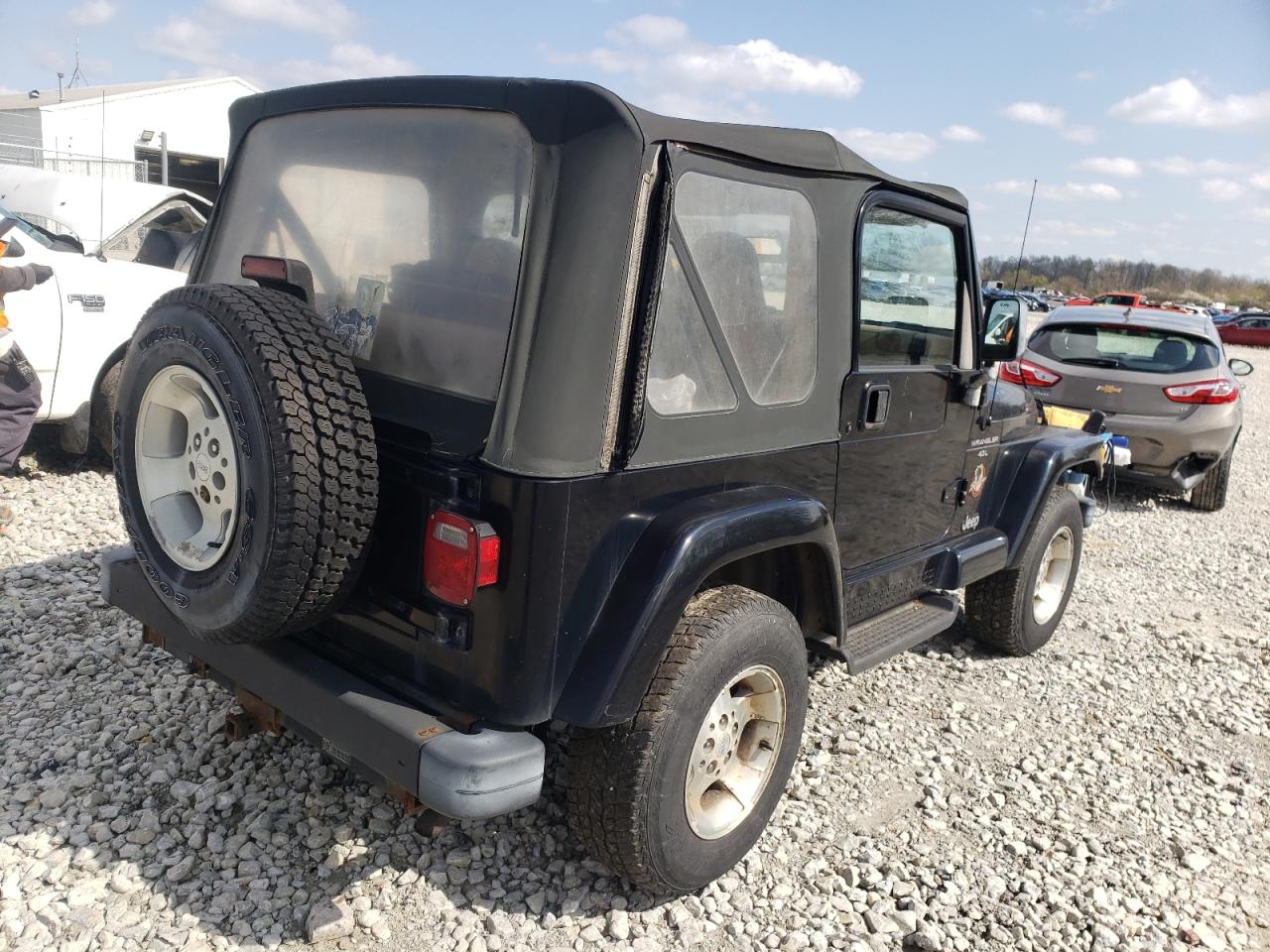Photo 4 from auction – 2000 JEEP WRANGLER with VIN 1J4FA59S2YP778807
