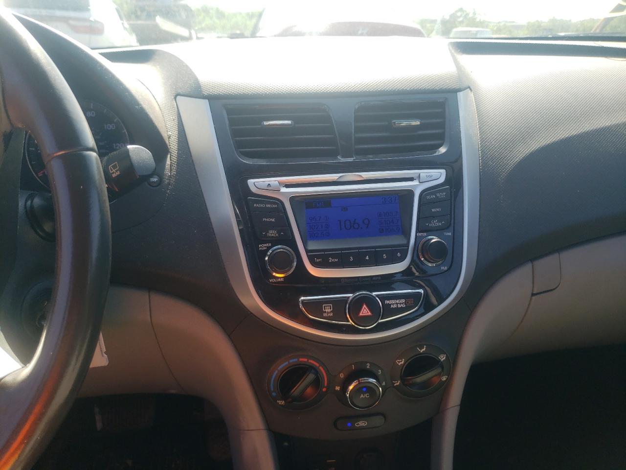 Photo 9 from auction – 2014 HYUNDAI ACCENT GLS with VIN KMHCU5AE8EU170885