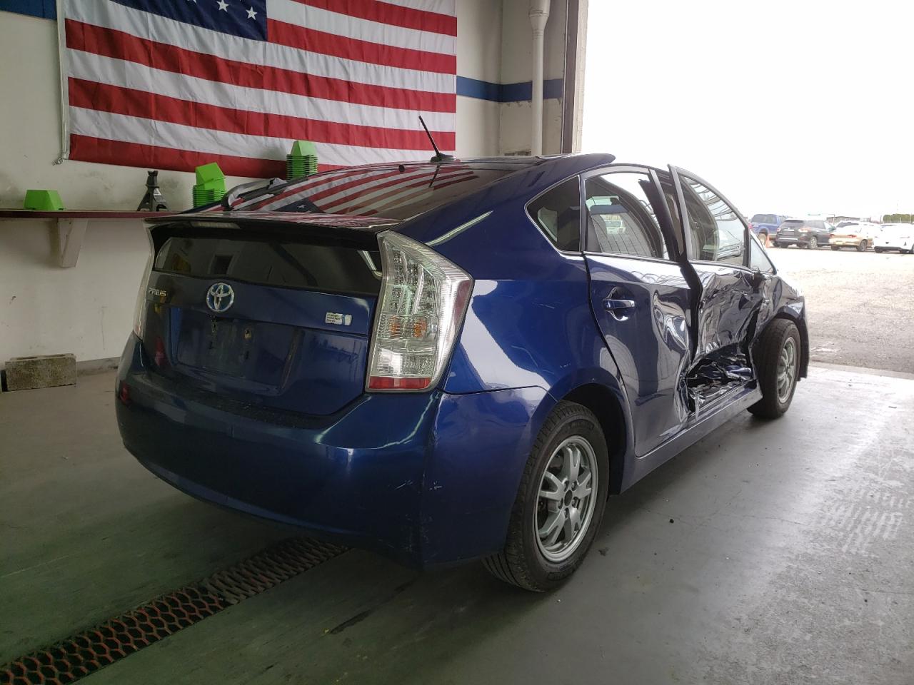Photo 4 from auction – 2010 TOYOTA PRIUS with VIN JTDKN3DU2A0005114