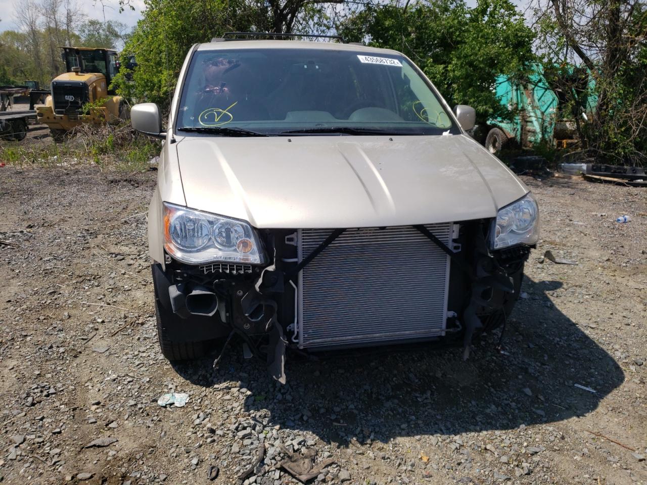 Photo 9 from auction – 2015 CHRYSLER TOWN & COU with VIN 2C4RC1BG6FR618498