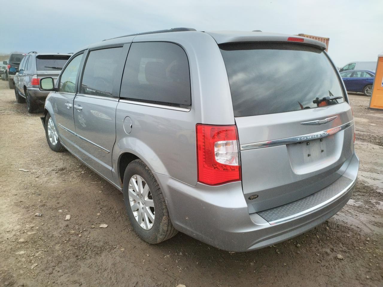 Photo 3 from auction – 2013 CHRYSLER TOWN & COU with VIN 2C4RC1BG8DR548077
