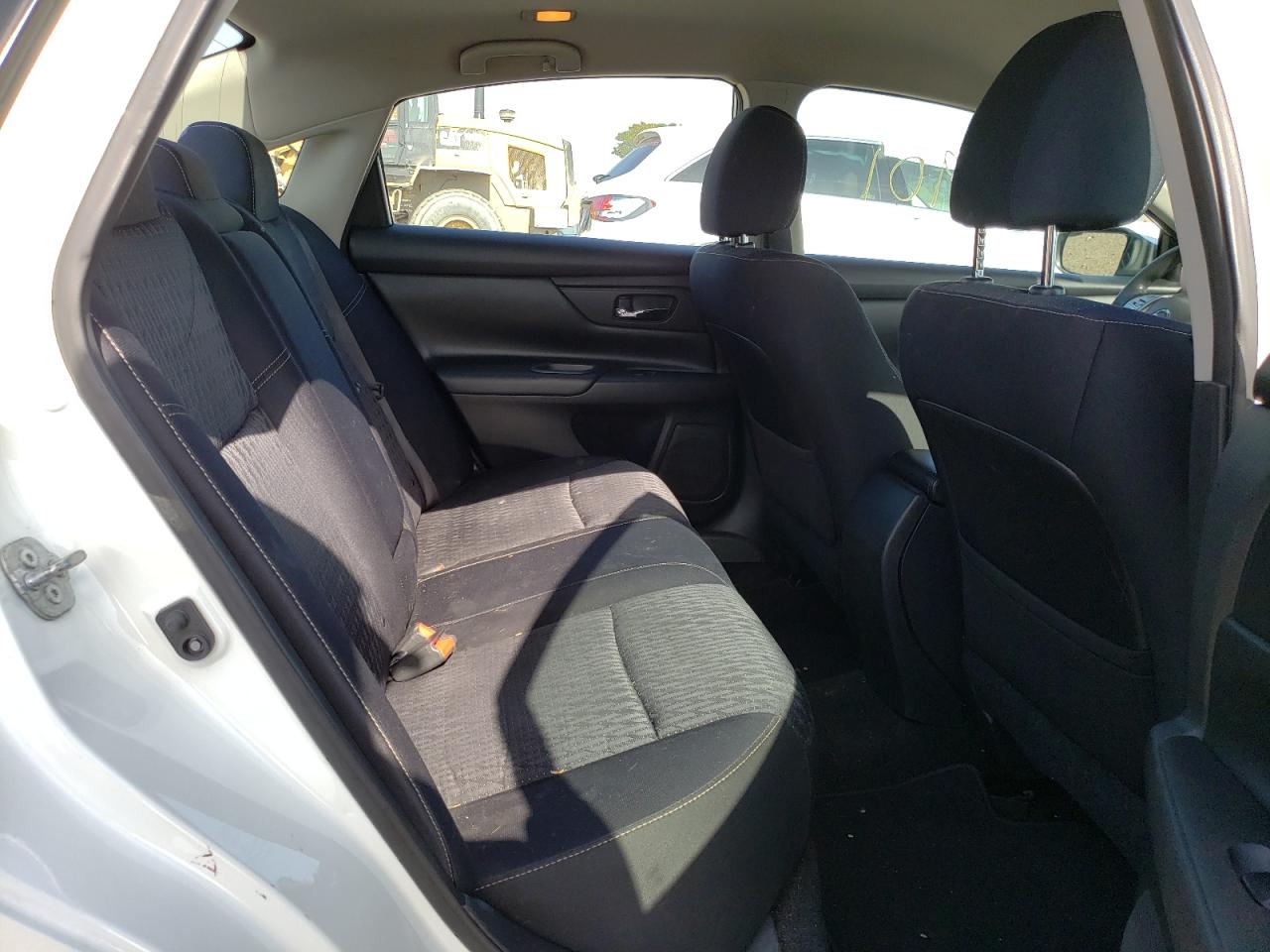 Photo 6 from auction – 2016 NISSAN ALTIMA 2.5 with VIN 1N4AL3AP2GC217346
