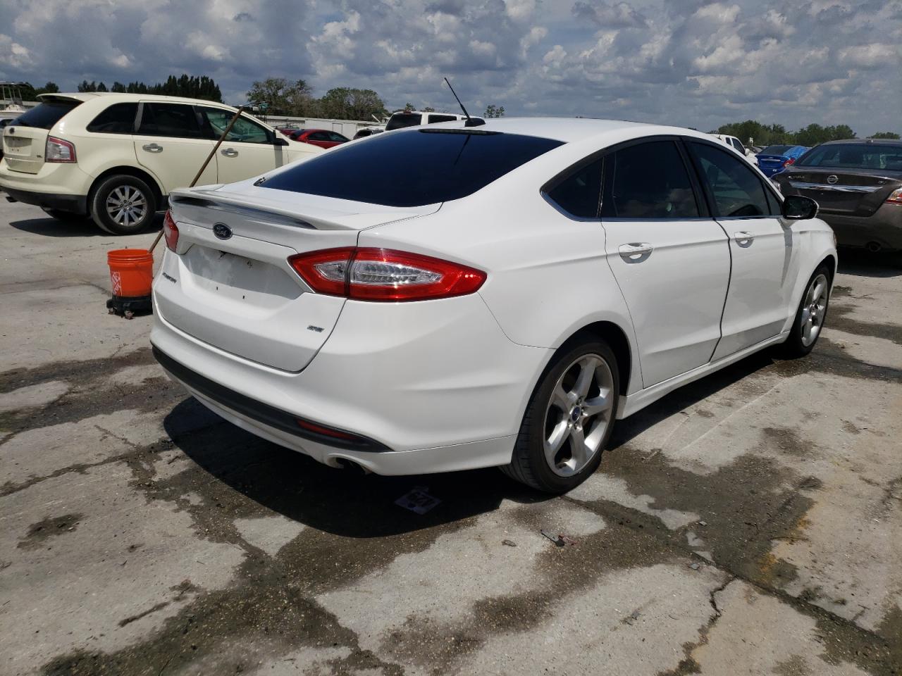 Photo 4 from auction – 2013 FORD FUSION SE with VIN 3FA6P0H77DR381235