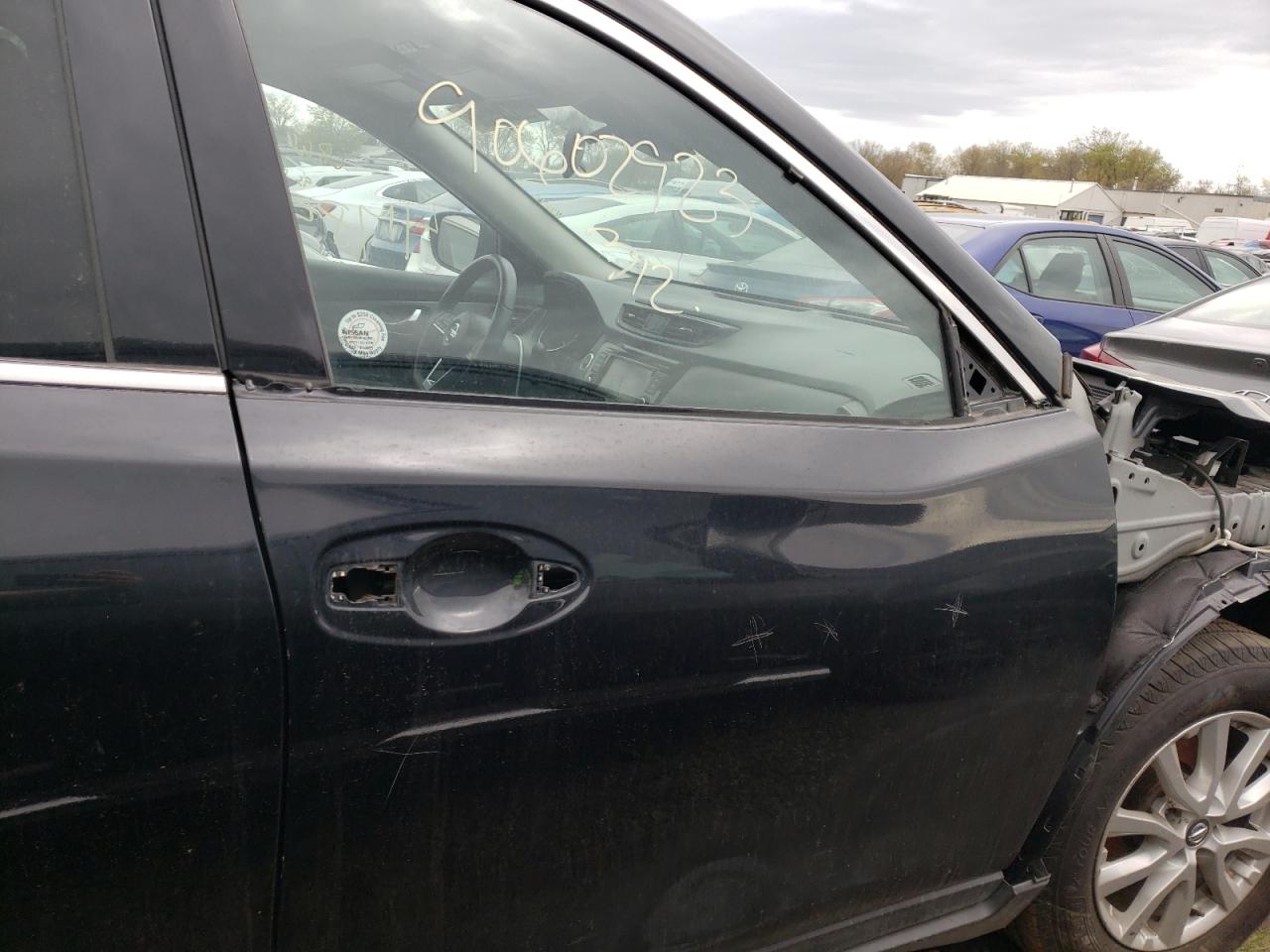 Photo 5 from auction – 2019 NISSAN ROGUE S with VIN KNMAT2MT1KP521413