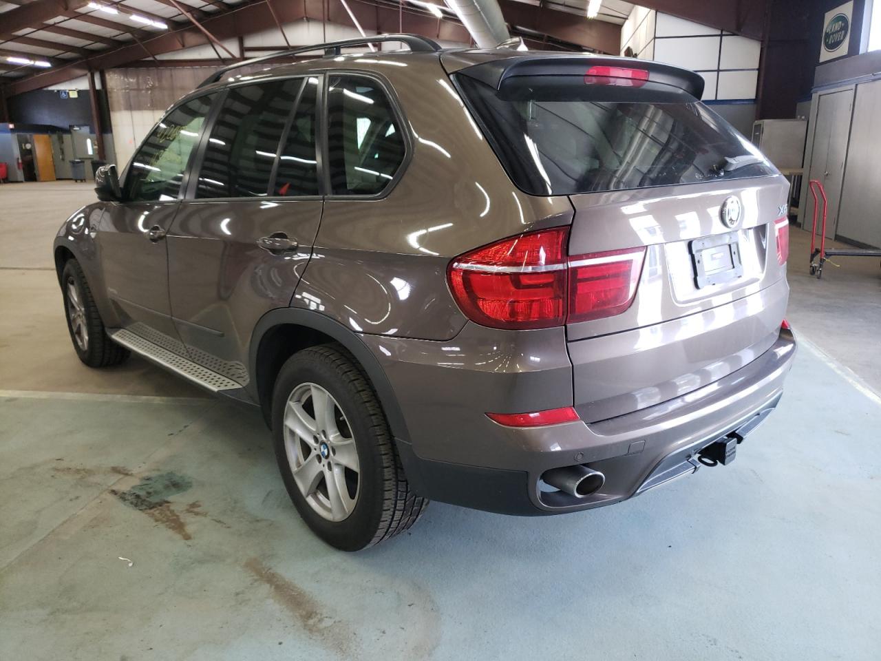 Photo 3 from auction – 2012 BMW X5 XDRIVE3 with VIN 5UXZW0C5XCL666376