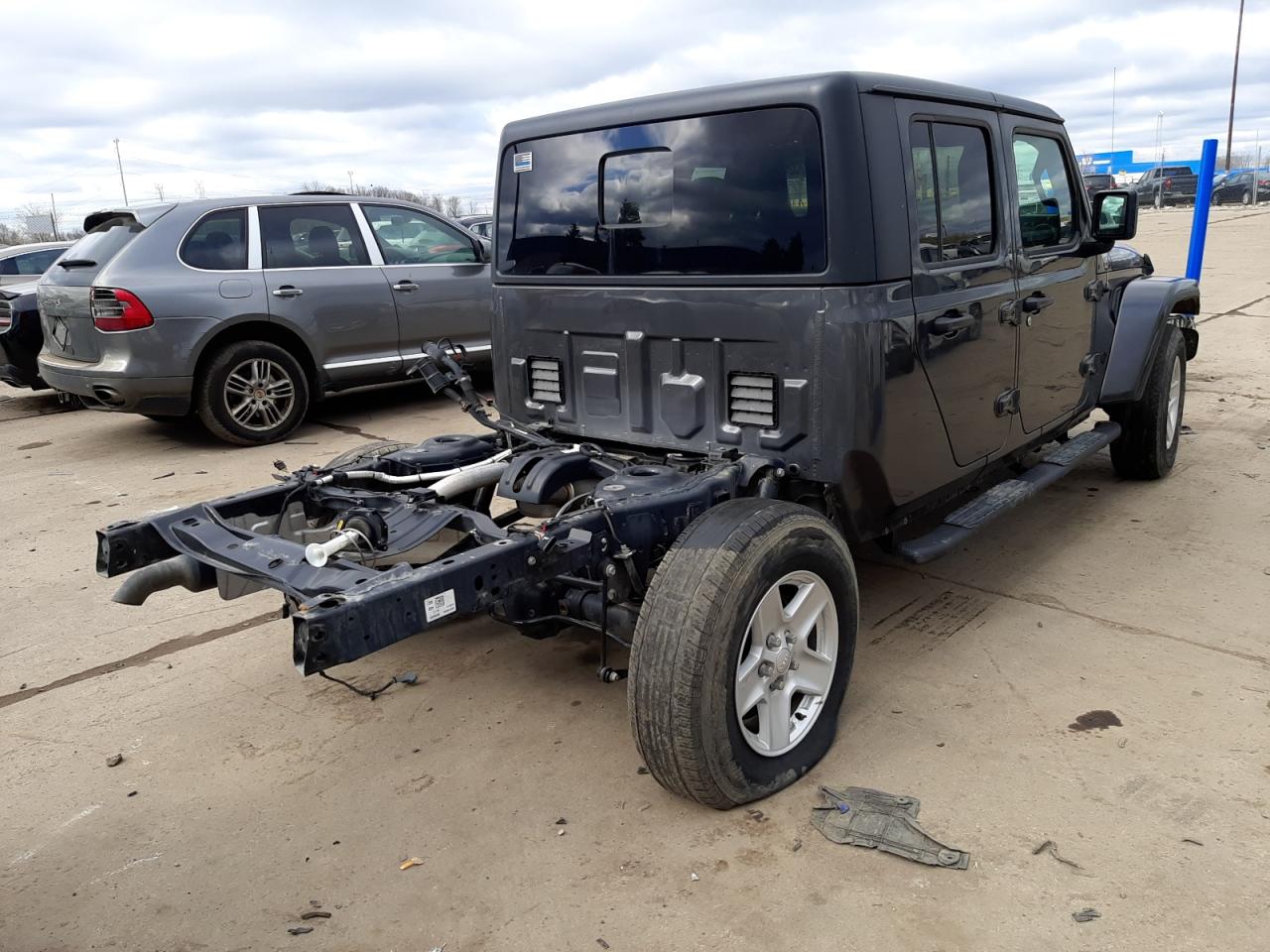 Photo 4 from auction – 2021 JEEP GLADIATOR with VIN 1C6HJTAG9ML506211