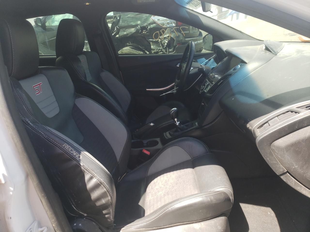 Photo 5 from auction – 2014 FORD FOCUS ST with VIN 1FADP3L96EL212471