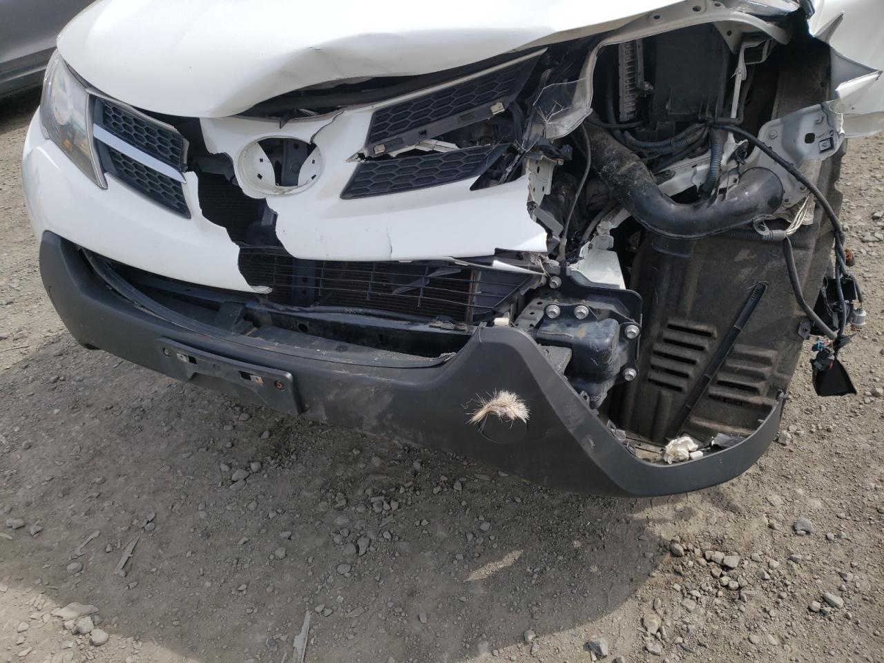 Photo 9 from auction – 2015 TOYOTA RAV4 LIMIT with VIN JTMDFREV5FD169070