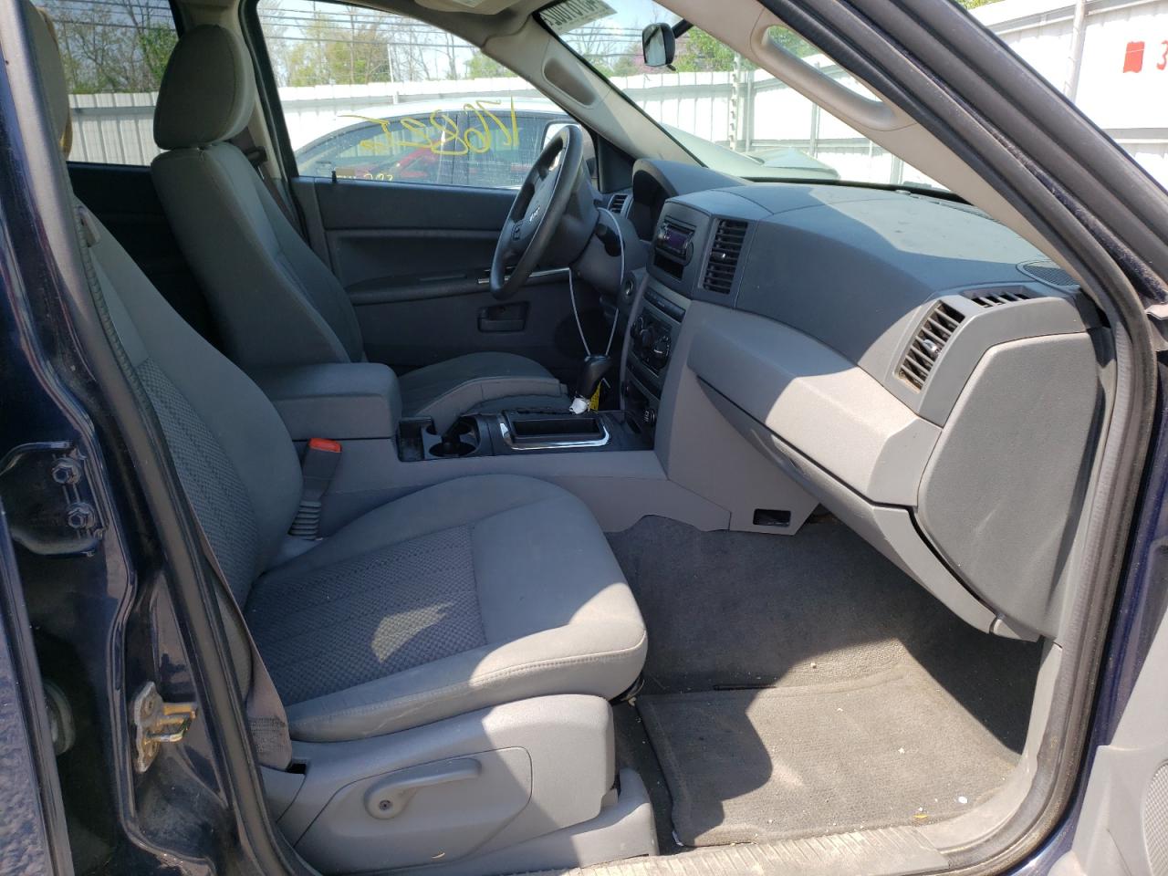 Photo 5 from auction – 2005 JEEP GRAND CHER with VIN 1J4GR48K65C626699