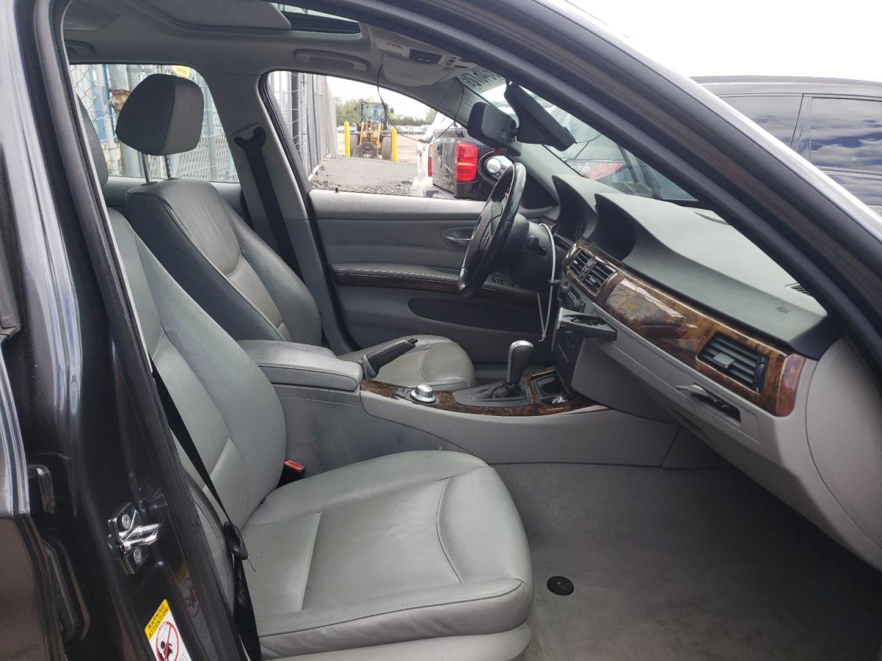 Photo 5 from auction – 2006 BMW 325 XI with VIN WBAVD13586KV00439