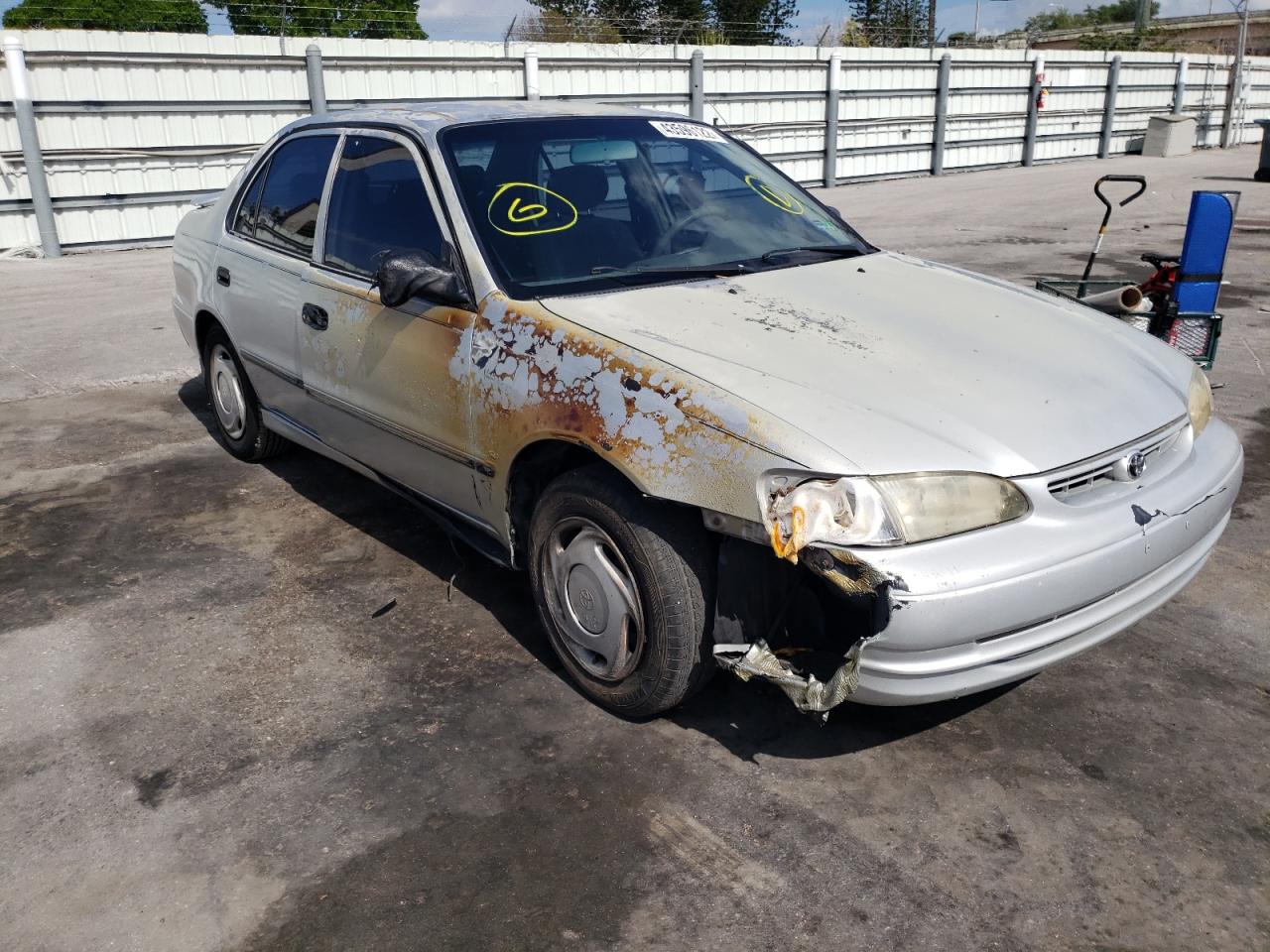 TOYOTA COROLLA VE 2000 with VIN 2T1BR12E6YC281364 - Photo from auction