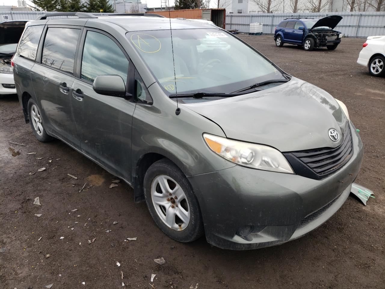 TOYOTA SIENNA 2011 con VIN 5TDZK3DC7BS079772 - Foto de la subasta