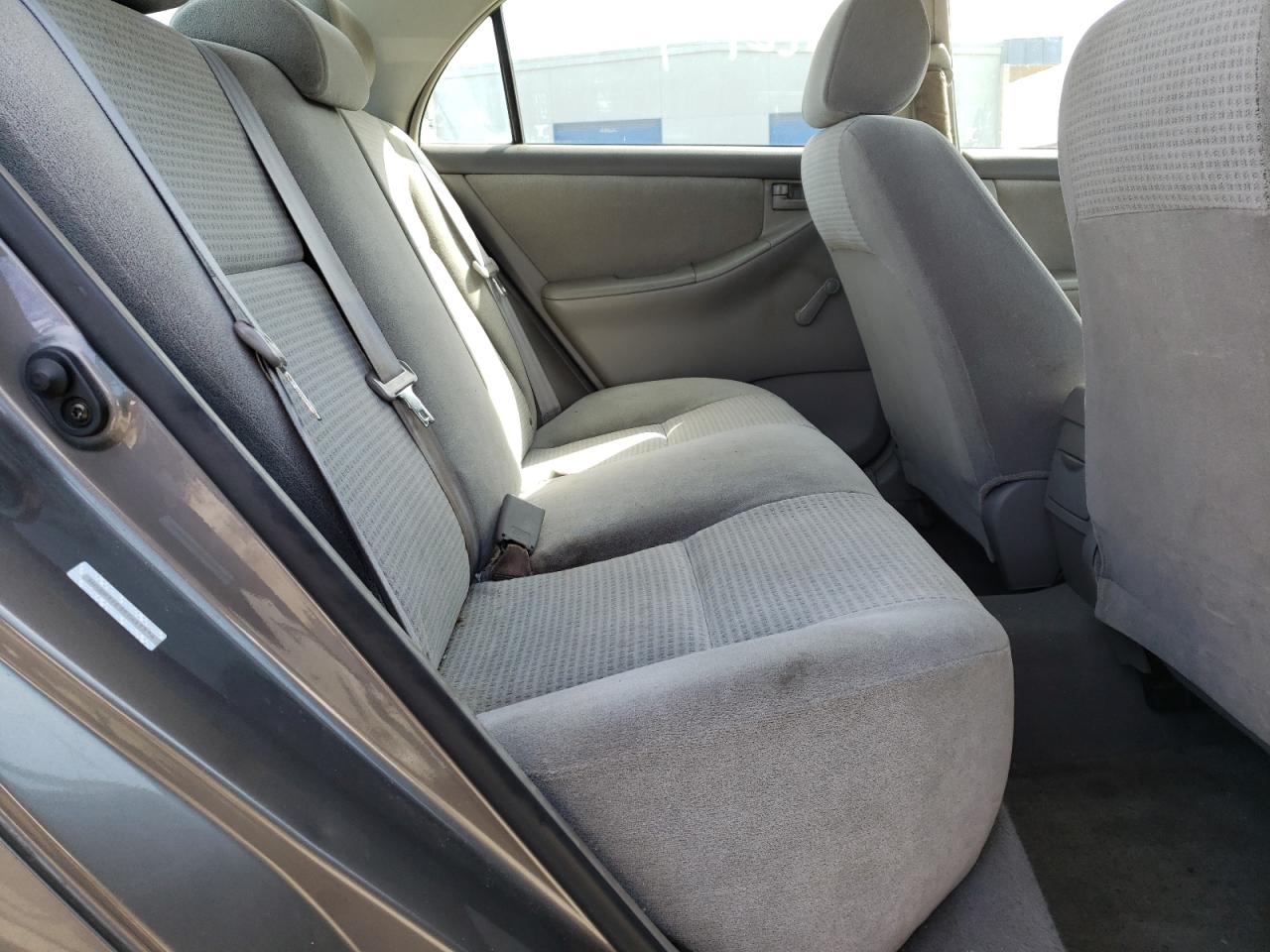 Photo 6 from auction – 2005 TOYOTA COROLLA CE with VIN 1NXBR32E05Z413394