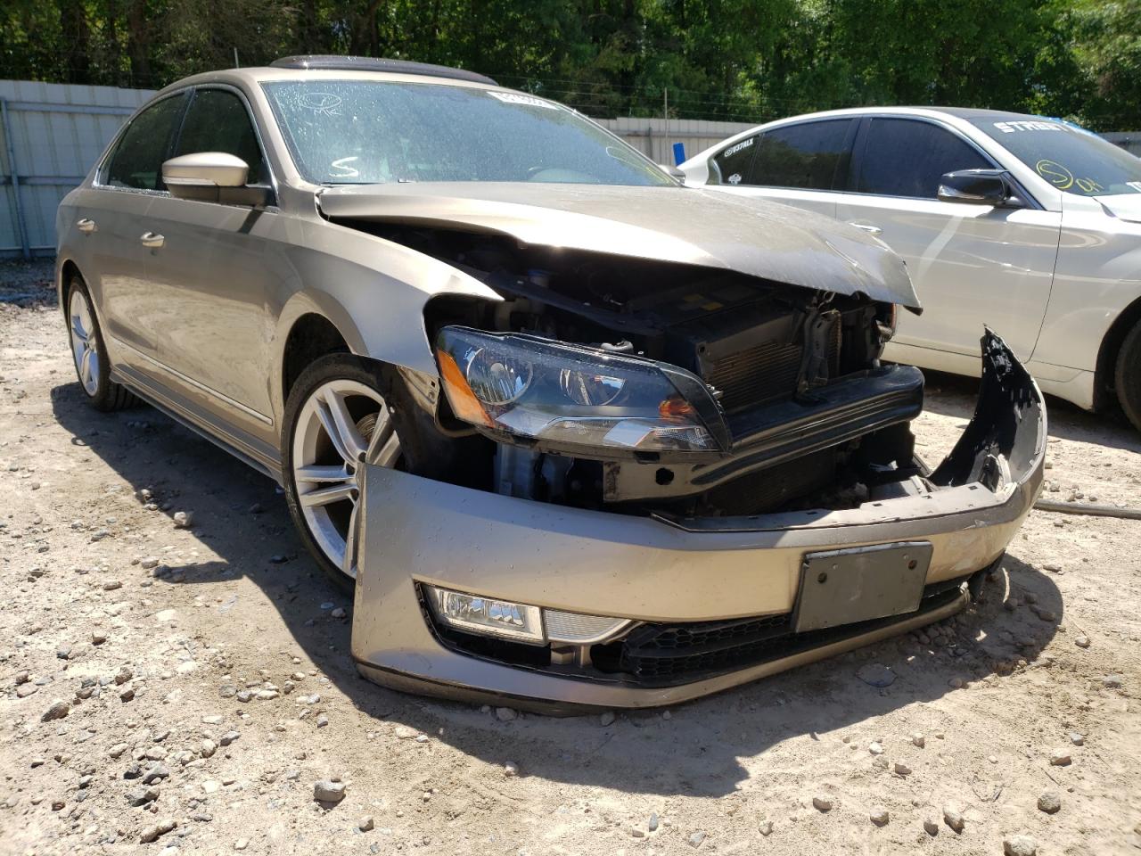 Photo 1 from auction – 2015 VOLKSWAGEN PASSAT SEL with VIN 1VWCM7A34FC022669