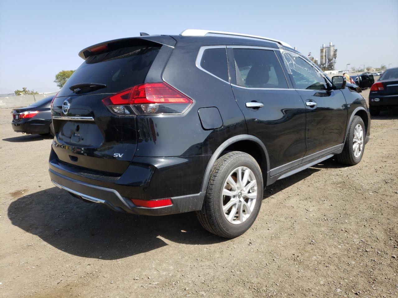 Photo 4 from auction – 2017 NISSAN ROGUE S with VIN KNMAT2MT6HP570678