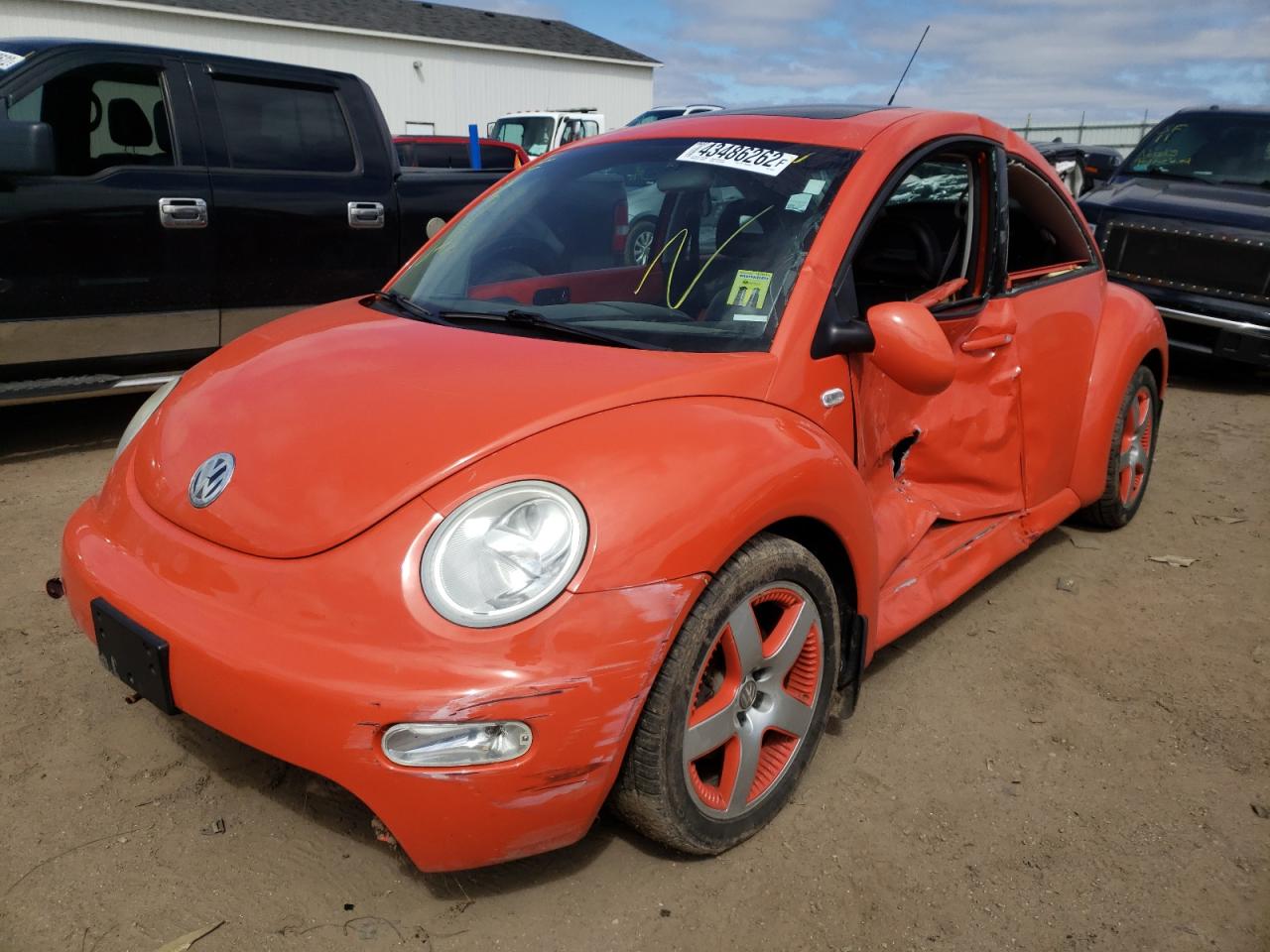Photo 2 from auction – 2002 VOLKSWAGEN NEW BEETLE with VIN 3VWCD21C62M446821