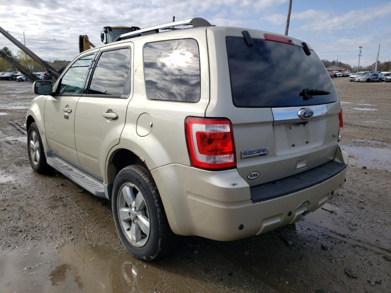 Photo 3 from auction – 2011 FORD ESCAPE with VIN 1FMCU9EG5BKA65568