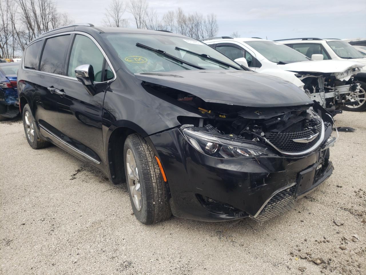 CHRYSLER PACIFICA L 2017 with VIN 2C4RC1GG3HR603386 - Photo from auction