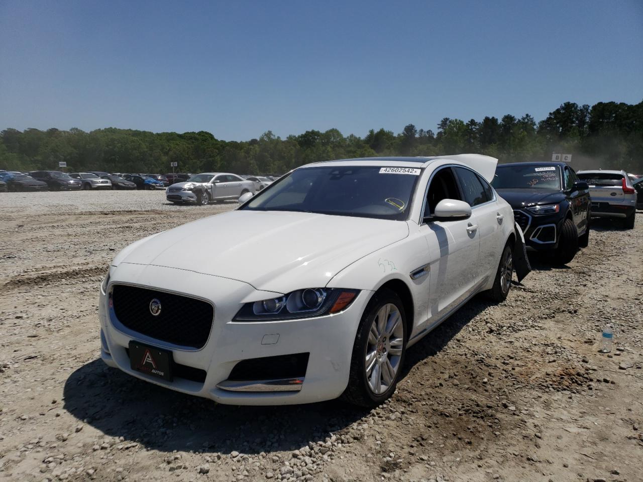 Photo 2 from auction – 2017 JAGUAR XF with VIN SAJBR4BV0HCY33176