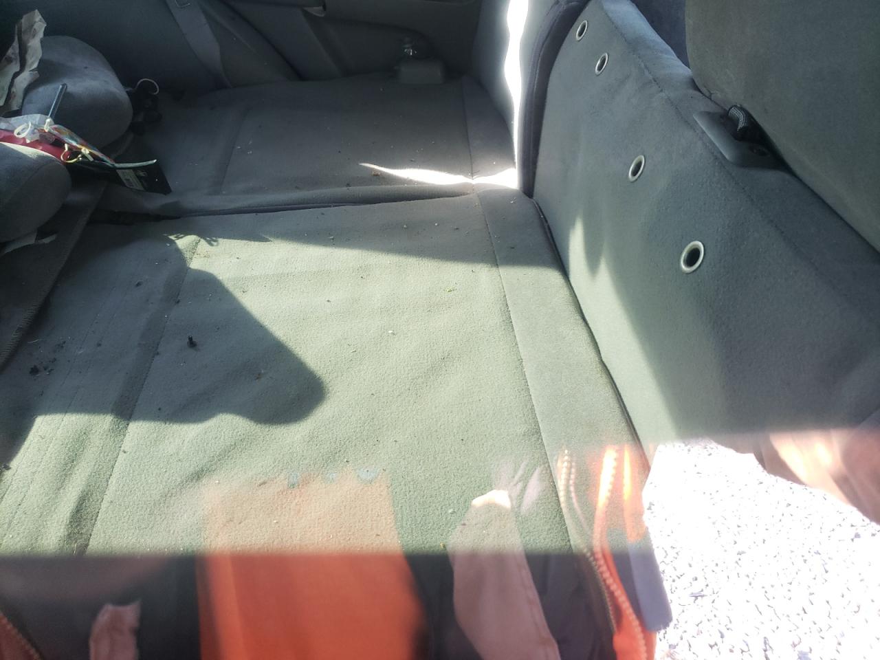 Photo 6 from auction – 2006 KIA SORENTO EX with VIN KNDJD733565508063