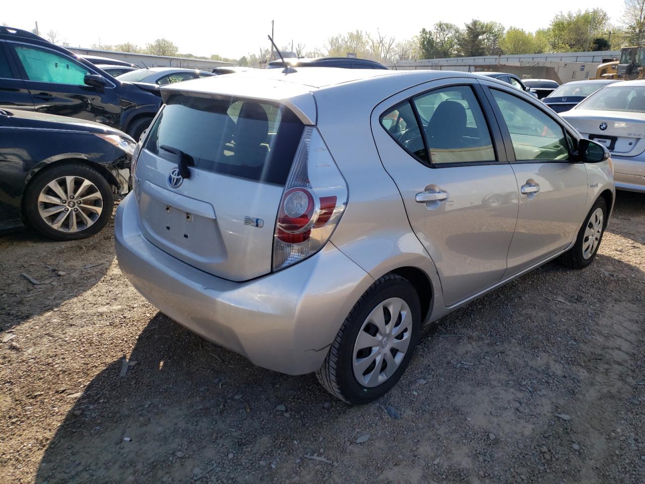 Photo 4 from auction – 2012 TOYOTA PRIUS C with VIN JTDKDTB31C1504917