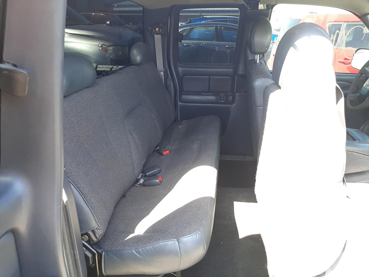 Photo 6 from auction – 2002 CHEVROLET SILVERADO with VIN 2GCEC19V221117412