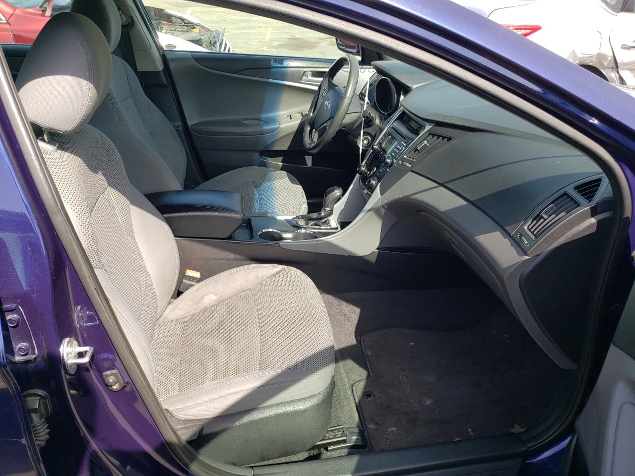Photo 5 from auction – 2011 HYUNDAI SONATA GLS with VIN 5NPEB4AC1BH293896